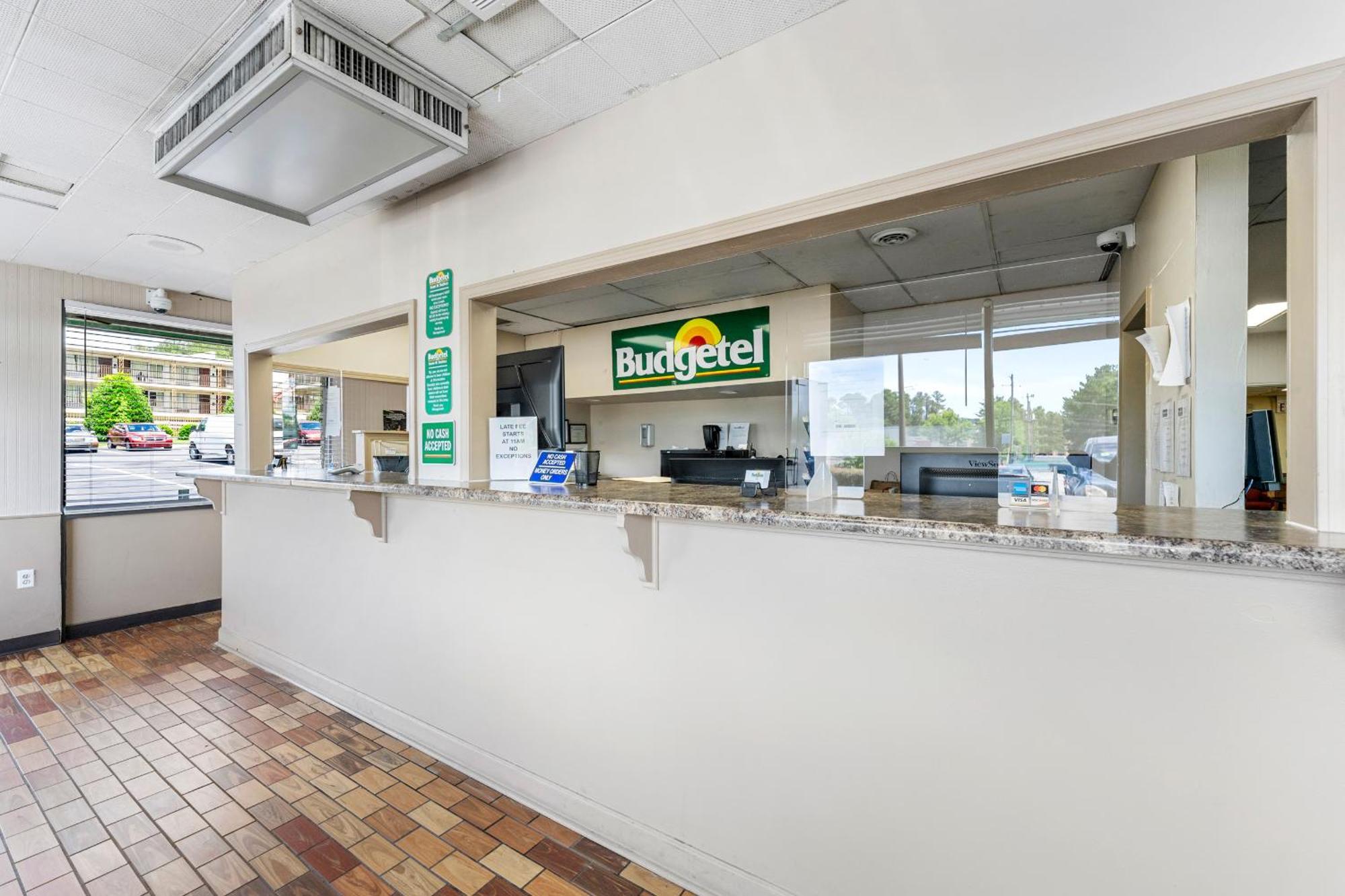 Budgetel Inn And Suites Lodge West ภายนอก รูปภาพ