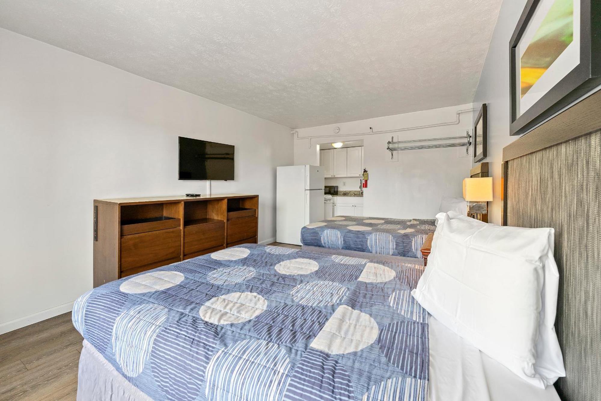 Budgetel Inn And Suites Lodge West ภายนอก รูปภาพ