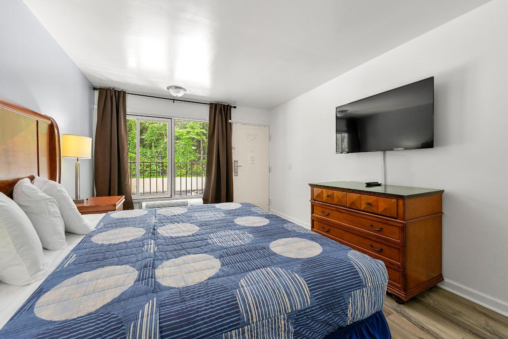 Budgetel Inn And Suites Lodge West ภายนอก รูปภาพ