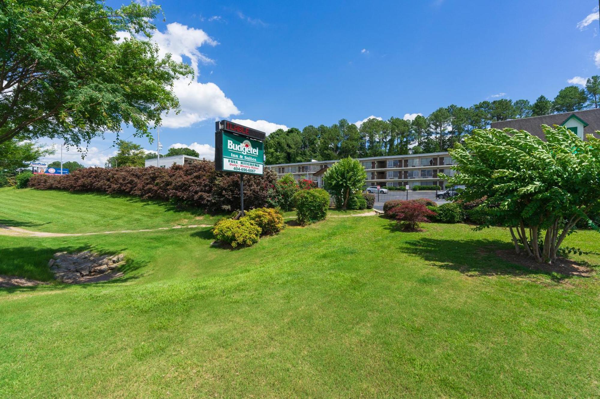 Budgetel Inn And Suites Lodge West ภายนอก รูปภาพ